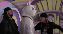 Mallrats Easter Bunny GIF - Mallrats Easter Bunny GIFs