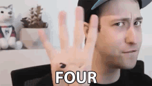 Four Four Fingers Up GIF - Four Four Fingers Up Stern GIFs