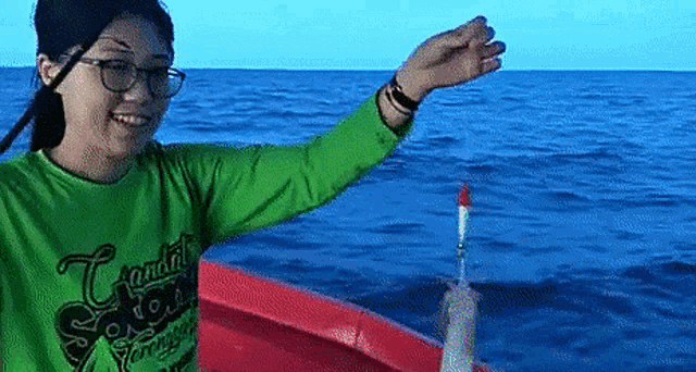 Candat Squid GIF - Candat Squid Fishing - Discover &amp; Share GIFs