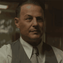 smiling mickey cohen the offer s1e2 grinning