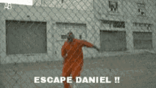 Fizzer1k Escape Daniel GIF - Fizzer1k Escape Daniel Prisoner GIFs