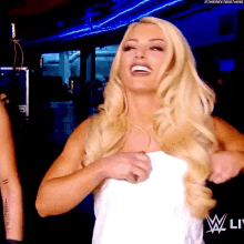 Mandy Rose Removes Towel GIF - Mandy Rose Removes Towel Wwe GIFs