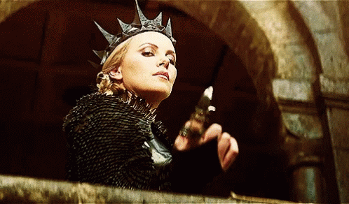 https://c.tenor.com/QphXWCIKjDwAAAAC/snow-white-and-the-huntsman-charlize-theron.gif