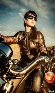 Motorcycle Woman GIF - Motorcycle Woman GIFs