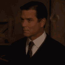 How Is That Possible William Murdoch GIF - How Is That Possible William Murdoch Murdoch Mysteries GIFs