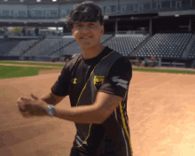 swing baseball swinging smiling maurice weihs