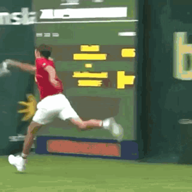 daniil-medvedev-out-of-control.gif
