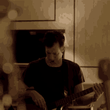 Guitarist Mark Ronson GIF - Guitarist Mark Ronson How To Be Mark Ronson GIFs