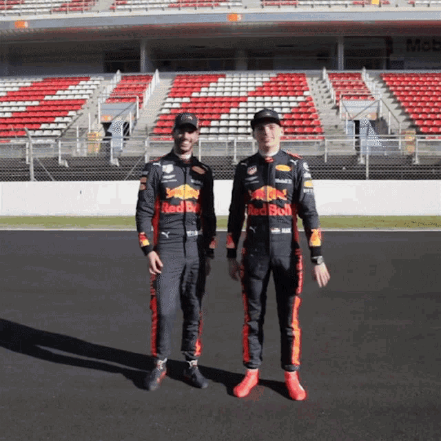 Max Verstappen Daniel Ricciardo GIF - Max Verstappen Daniel Ricciardo Red Bull GIFs