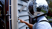 Discoholic Doorbell GIF - Discoholic Doorbell Ringing Doorbella GIFs