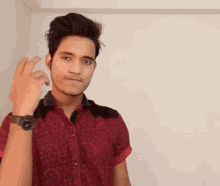 Mann Vaishnav Hand Gesture GIF - Mann Vaishnav Hand Gesture Hand Sign GIFs