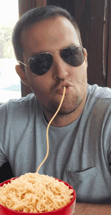 Josh Stagner Ramen GIF - Josh Stagner Ramen Noodles GIFs