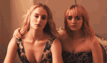 maisie williams sophie turner mophie maisie williams sophie turner mophie