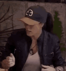 raquelgh elbow man cap talk raquelgh elbow man cap talk