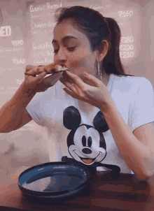 Pizza Eating GIF - Pizza Eating Eating Food GIFs