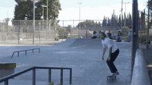 grind skate skateboard tricks pro athete