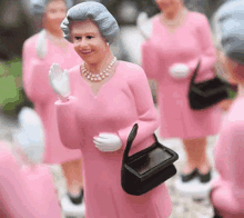 Elizabeth Queen GIF - Elizabeth Queen Dooll GIFs