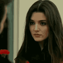 Hande Erçel Turkish Actress GIF - Hande Erçel Turkish Actress Pretty GIFs