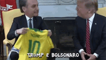 Trump E Bolsonaro Trocaram Camisas Da Selecao GIF - Trump E Bolsonaro Trocaram Camisas Da Selecao Donald Trump GIFs