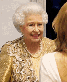 Queen Giggle GIF - Queen Giggle GIFs