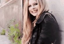Avril Lavigne Smile GIF - Avril Lavigne Smile Laugh GIFs