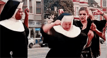 Monja Entusiasmada GIF - Raging Nun Nun Dancing GIFs
