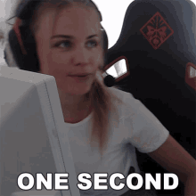 One Second Juliano GIF - One Second Juliano Hold On GIFs