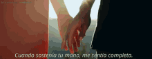 Cuando Sostenia Tu Mano GIF - Couple Hold Hands GIFs