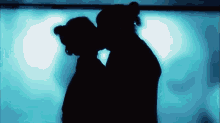 ek silhouette kiss couple