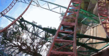 right bend right curve curve near the ground going right right bend right curve curve near the ground going right