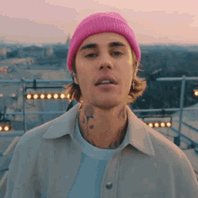 Voir un profil - D. Jewell Kaine Looking-at-you-justin-bieber
