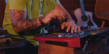 playing music cantini dennis mama me olhando musico playing music cantini dennis mama me olhando musico