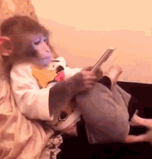 Monkey Smart Phone GIF - Monkey Smart Phone Primate GIFs