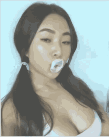 Chewing Gum Blowing GIF - Chewing Gum Blowing Bubbles GIFs
