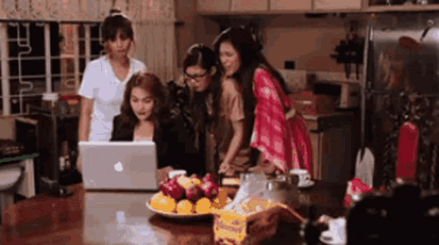 Four Sisters And A Wedding Laptop Gif Four Sisters And A Wedding Laptop Group Chat Descubre Comparte Gifs