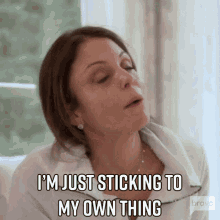 Im Just Sticking To My Own Thing Real Housewives Of New York GIF - Im Just Sticking To My Own Thing Real Housewives Of New York Rhony GIFs