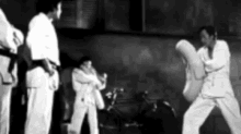 Bruce Lee Kicking GIF - Bruce Lee Kicking Donnie Yen GIFs