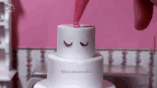 decorate icing mini cake miniature dessert