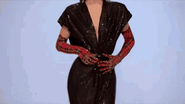 Violet Chachki Reveal GIF - Violet Chachki Reveal Drag Race - Discover &  Share GIFs
