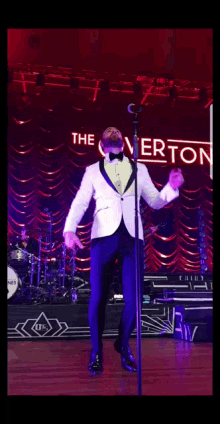 The Overtones Turn GIF - The Overtones Turn Perform GIFs