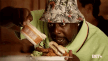 Extra Sauce GIF - Cedric The Entertainer Bbq Yum GIFs