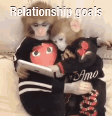 Funny Animals Relationship GIF - Funny Animals Relationship Cuddles GIFs