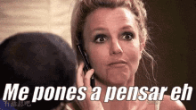 Britney Al Teléfono Fingiendo Que Le Importa GIF - Pendiente Que Pendiente Preocupada GIFs