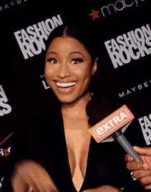 nicki minaj hi waving nicki minaj hi waving