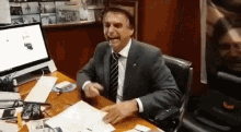 Bolsonaro Rindo Laughing GIF - Bolsonaro Rindo Laughing Meme GIFs