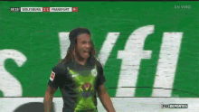 Chest Bump Wolfsburg GIF - Chest Bump Wolfsburg Fox Deportes GIFs