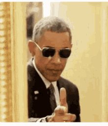 You Are The Man Obama GIF - You Are The Man Obama Finger Gun GIFs