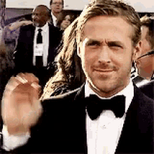 Ryan Gosling Awkward GIF - Ryan Gosling Awkward Wave GIFs