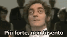 Occhi Storti Marty Feldman Non Ti Sento Più Forte Parla Forte GIF - Cross Eyed Marty Feldman Cant Hear You GIFs