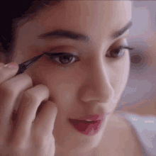 Eyeliner Make Up GIF - Eyeliner Make Up Janhvi GIFs